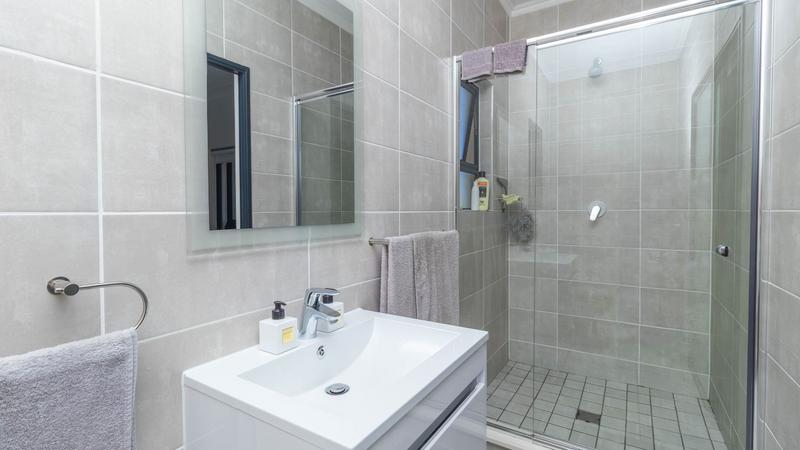 2 Bedroom Property for Sale in De Zicht Estate Western Cape